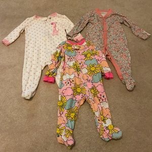 Girls sz 6/9 mo footed PJs